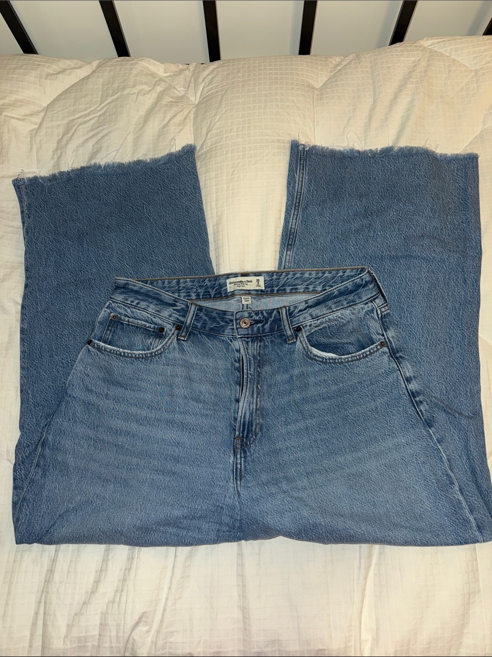 Abercrombie Curve Love Cropped High Rise Wide Leg Jean, 29/8 R